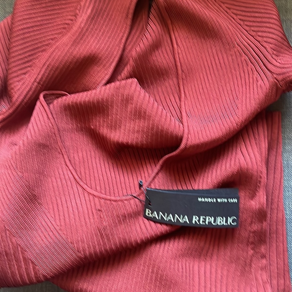 NWT, Ines Scoop-Back Sweater Dress
Color: Cabin Red
Size: M - Picture 4 of 4